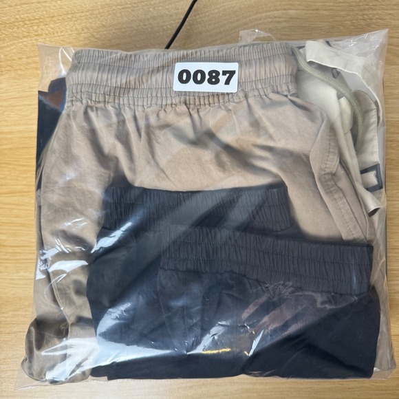 Akira Dixie Color Blocked Cargo Jogger Pants Tan Black Cream Multi Large NWT - Picture 9 of 9